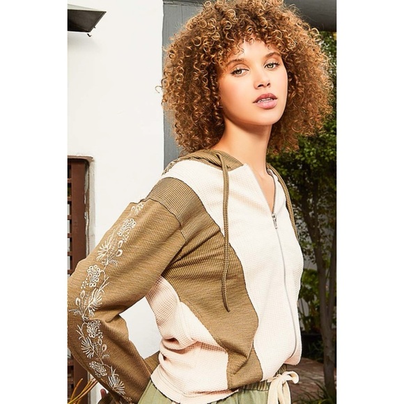 POL Olive & Cream Embroidered Waffle Knit Zip Up Hoodie - Picture 2 of 11